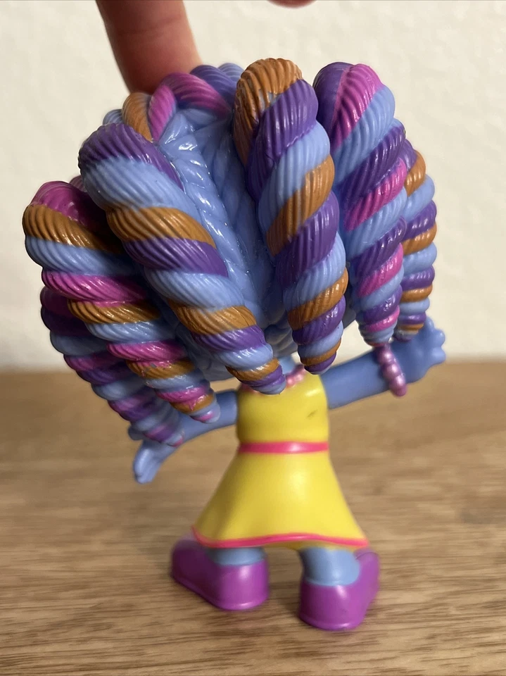 SUPER MONSTERS ZOE WALKER 4” FIGURA DE ACCIÓN VINILO JUGUETE (USADO) Foto 4 de 4