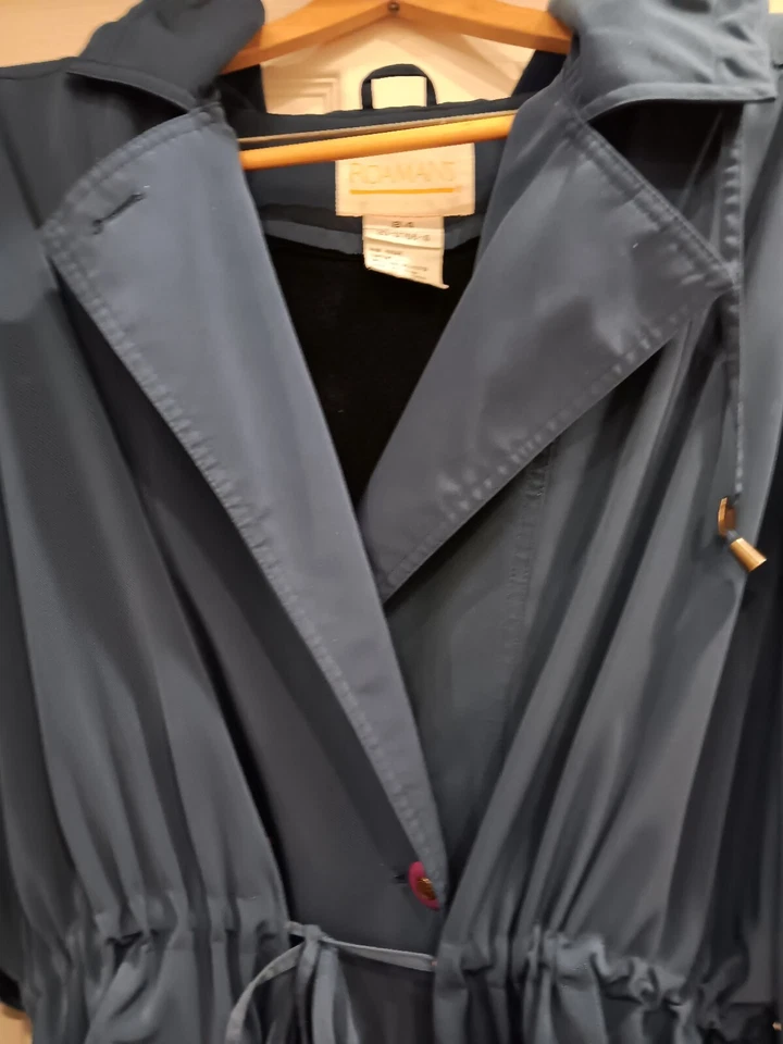 Abrigo con Capucha Cintura Cordón Mujer Azul Roaman's Talla B4, 24W Foto 2 de 4