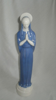 Statuina Madonna 1958 Rookwood ceramica blu lucido e bianco alta 12 1/4"