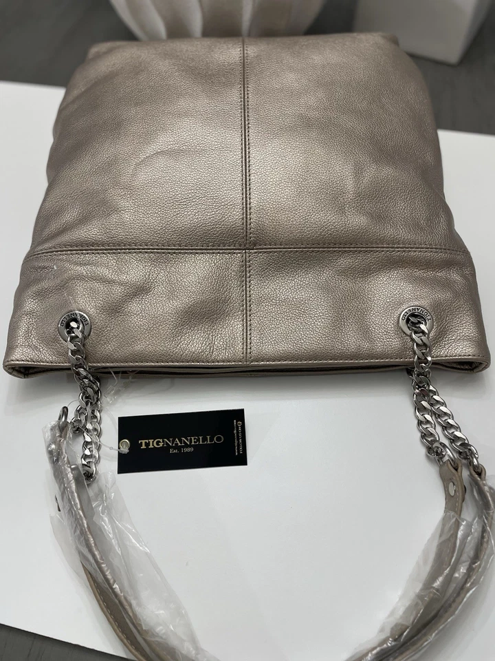 Bolso de hombro Tignanello de cuero granulado plateado con asas de cadena Foto 4 de 4