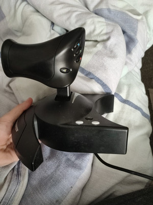 Thrustmaster T-Flight Hotas One Joystick 12 Tasten kabelgebunden - für PC, XBOX