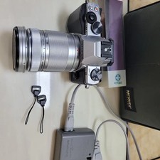 Olympus OM-D E-M5 Mirrorless Camera with 40-150mm Lens Official