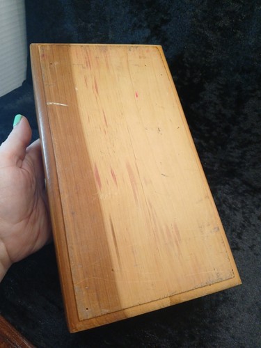 Lane Cedar Box No Key - Picture 5 of 9
