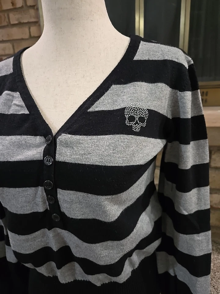 Suéter Social Collision De Colección Y2K Cuello en V Rayas Mujer Talla Grande Calavera Gótico Emo Foto 2 de 4