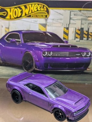 2026 Hot Wheels Dodge Hellcat Premium 18 CHALLENGER SRT DEMON purple LOOSE