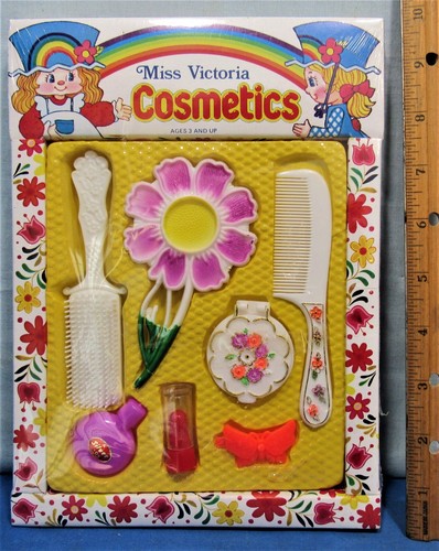 Small Girls Toy Set Assortments ~ 29 Pieces ~ Tea Sets ~ Vanity Set ~ Small Doll - Picture 4 of 8