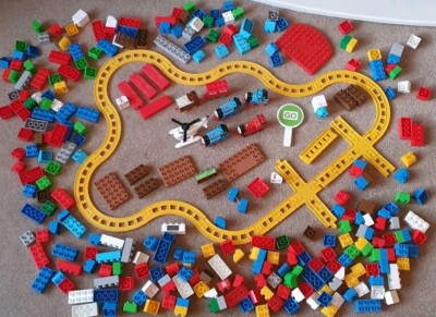 Großes Thomas The Tank Engine Mega Bloks Zugset, Gleise, Züge und Steine.