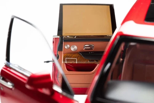 1/18 Rolls Royce Cullinan red limited edition Diecast Fully-opened Dealer - Picture 7 of 10