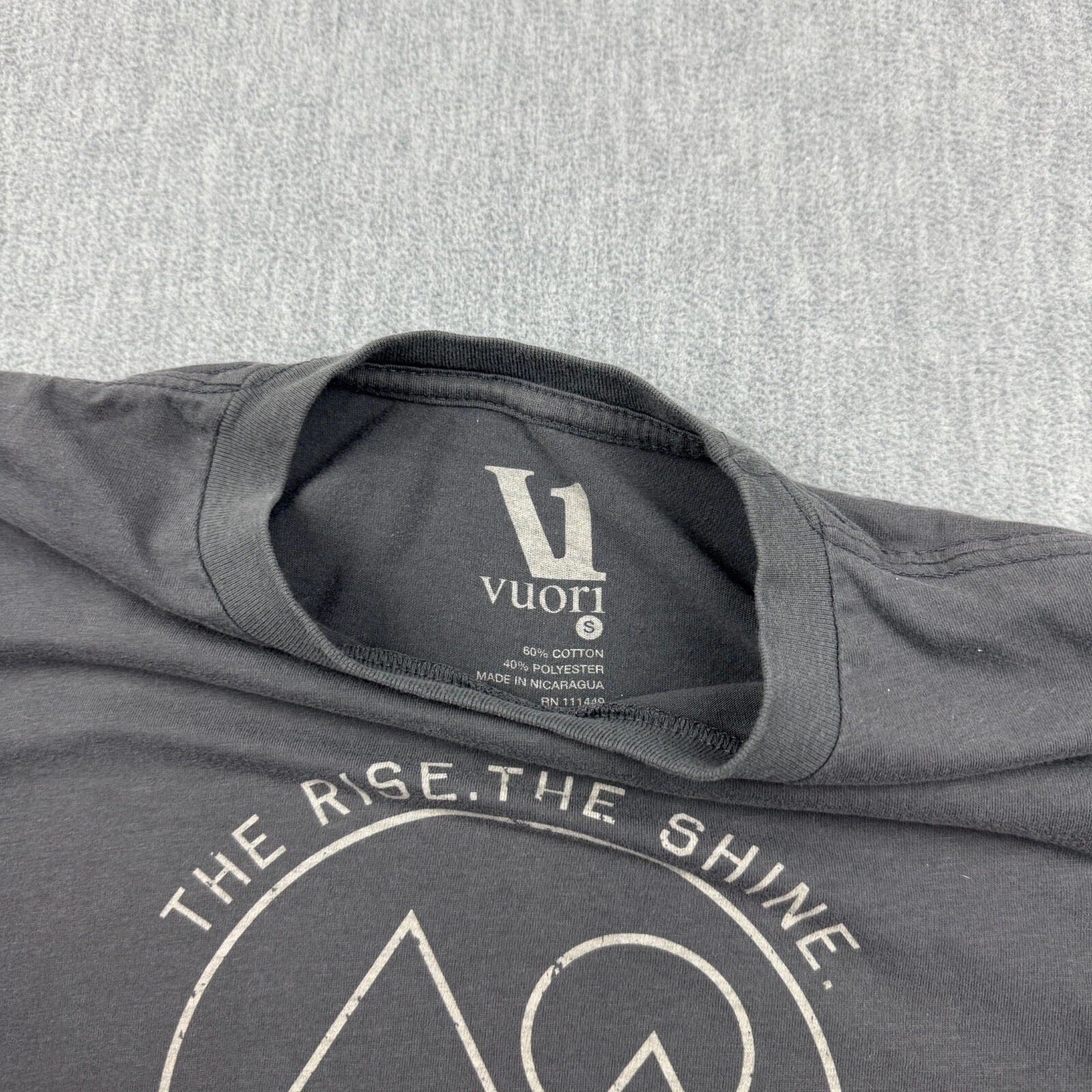 vuori the rise the shine graphic tee crew neck athleisure shirt