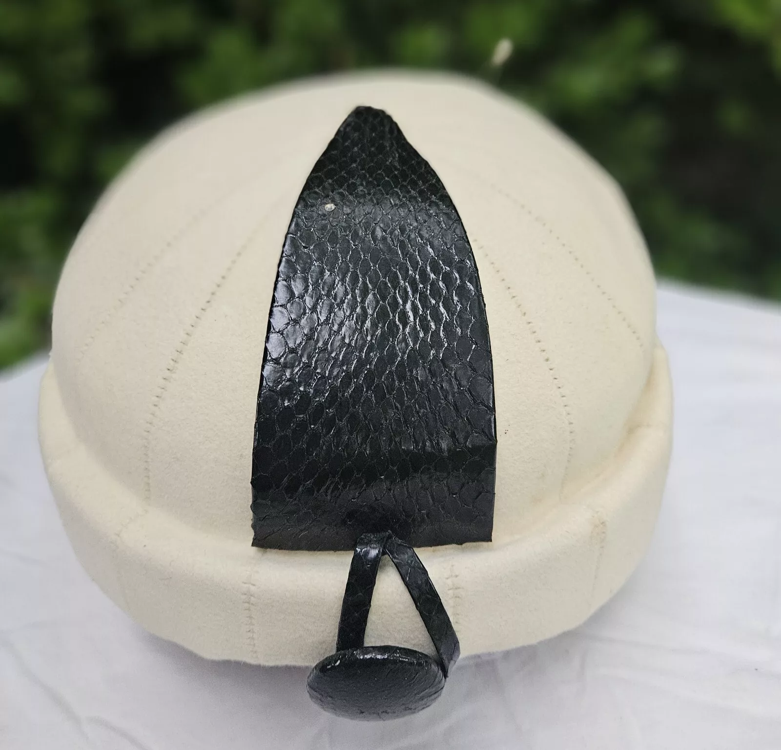Chapeau beige vintage Christian Dior Chapeaux Paris New York