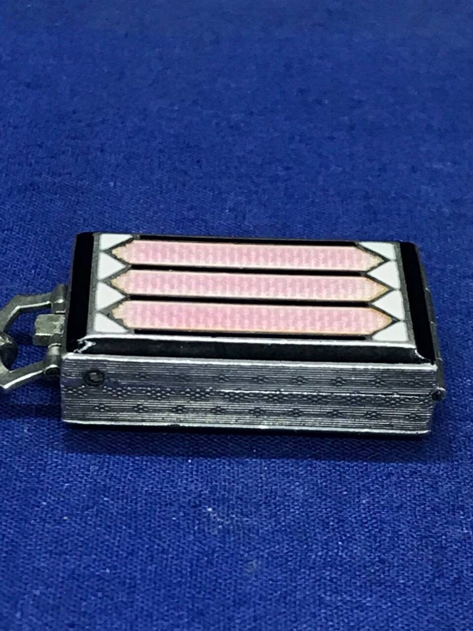 Picture 3 of 24
