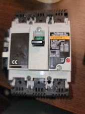 FUJI ELECTRIC AUTO BREAKER 8A EA33ACM 3 POLE W Alarm Switch NEW NO BOX