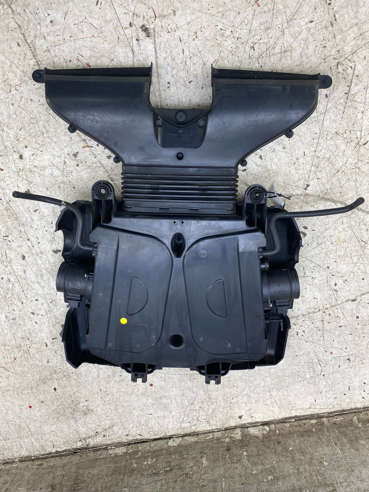2015-2020 BENTLEY BENTAYGA 6.0L TWIN TURBO ENGINE AIR FILTER CLEANER BOX HOUSING