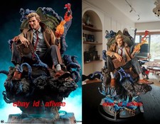 DC Comics Premium Format Statue John Constant...