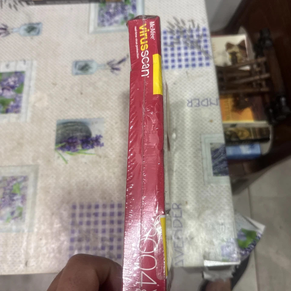 2004 MeAfee Virus Scan Professional New Factory Sealed, Protects Against Viruses - Image 2 of 4