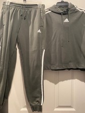 Adidas 2 piece set Medium Shirt/Small Pants Womens