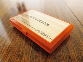 NINTENDO Donkey Kong Game and Watch in Excellent Condition (DK-52) 1982