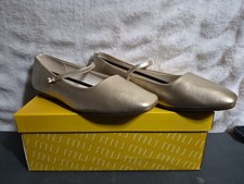 Musshoe Womens Ballet Flat Size 8 Gold