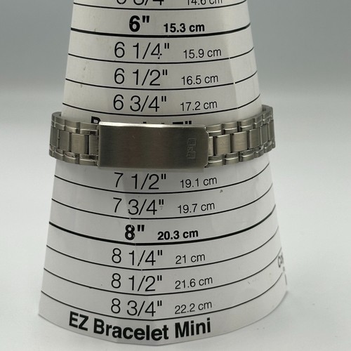Q & Q Watch Men Silver Tone Round Dial 31MM Easy to Read New Battery 7.5 Inch - Picture 9 of 10
