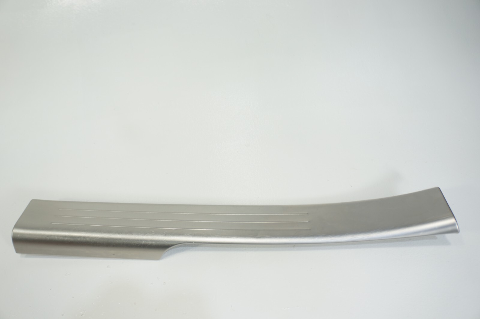 06-2012 Bentley Continental Flying Spur Rear Right Passenger Side Door Step Sill