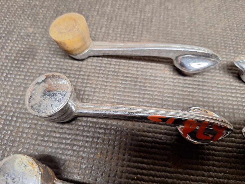 Bielas de ventana Plymouth años 50 Foto 2 de 4