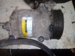 Klimakompressor aus Renault Megane 2 CC 1,9dci 120 PS Nr: 8200309193