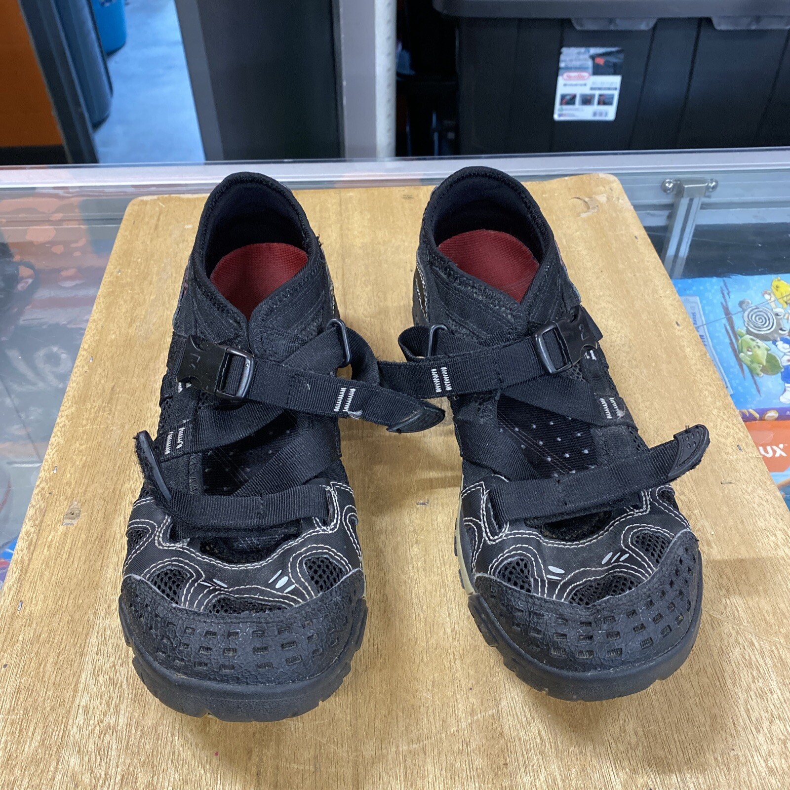 Merrell Qform Women's Black Waterproof Outdoor Air Cushion Sandals Size 8