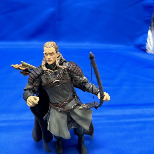2002 Toy Biz Lord of the Rings The Two Towers Legolas with Rohan Armor complete - Picture 2 of 7