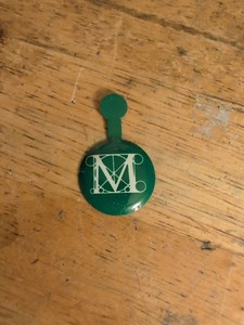 Vintage MET Metropolitan Museum of Art Admission Button GREEN Metal Clip Pin
