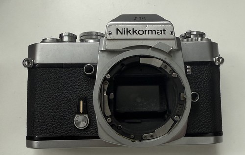 Black Nikkormat EL 35mm SLR for parts & Repair - Picture 1 of 2