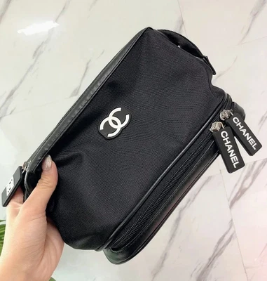 Ultimate Gift: CHANELSparkling Clutch with Mirror, So Convenient & Simple to Use