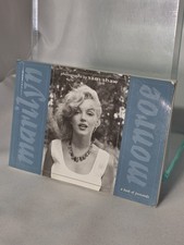 Marilyn Monroe Photographs by Sam Shaw A Book of Postcards 