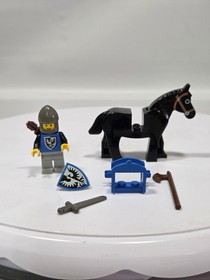 LEGO Castle - Black Falcon Knight Minifigure w/Horse & Accessories Vtg 6073