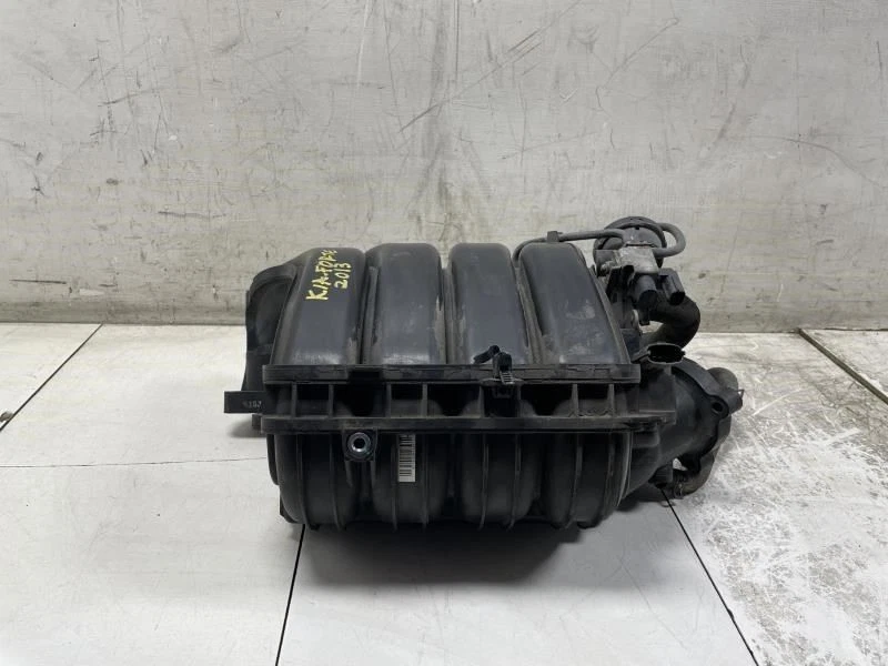 KIA FORTE EX 2014 2,0 L colector de admisión OEM+ Foto 3 de 4