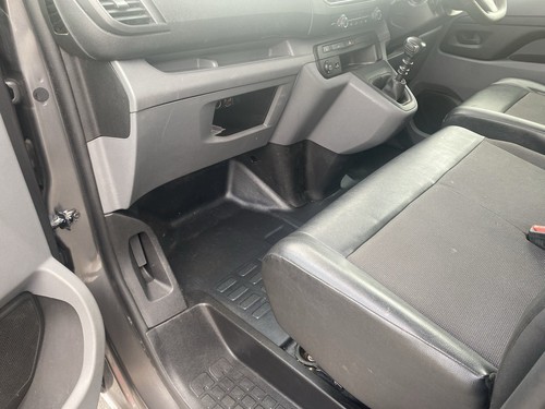 Vauxhall Vivaro 1.5 LWB 2020 EURO 6 No Vat - Picture 5 of 24