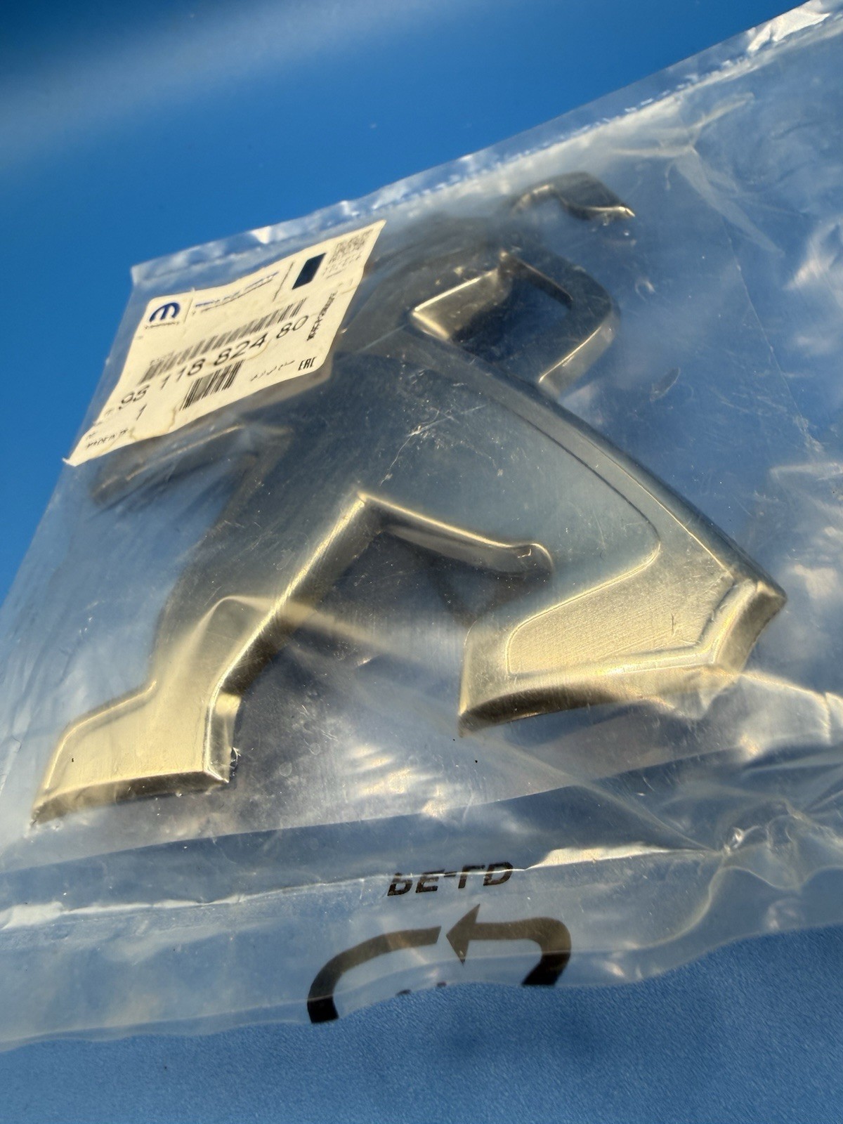 Logo badge emblème avant Peugeot 3008 P84 5008 P87 référence OEM 9811882480
