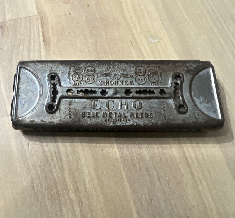 HOHNER Echo Bell Diatonic Harmonica Key of C Metal Silver, Round Hole, Case