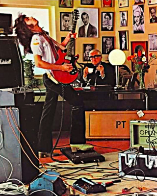 PAT TRAVERS - REFRIGERATOR PHOTO MAGNET 3''-5''
