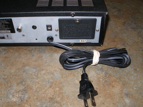 Realistic Pro-2004 Programmable AM/FM 300-Channel Scanner ..FLAGSHIP OF SCANNERS - Zdjęcie 4 z 5