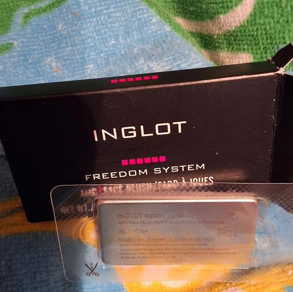 NUEVO CON ETIQUETAS INGLOT FREEDOM SYSTEM AMC RUBOR FACIAL #70 Foto 3 de 4