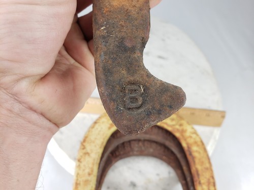 4X Vintage Searsl Horseshoes St. Pierre Worcester Horse Shoes Cast Iron Throwing - Picture 12 of 12