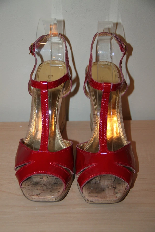 ENZO ANGIOLINI Sz 8.5 Red Patent Leather Open Toe T-Strap Wedge Heels Sandals - Image 2 of 4