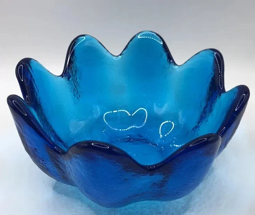 Blenko Art Glass Scalloped Lotus Eight Petal Blue Bowl 5"