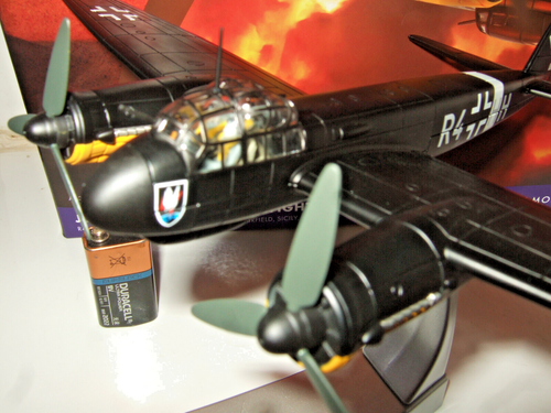 Corgi Aviation AA36714 G Bohme's Junkers Ju-88C-6 Nightfighter in 1:72 scale - Picture 3 of 9