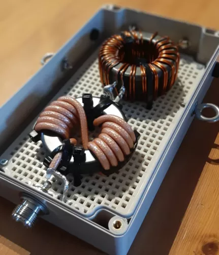 Unique combo 4:1 balun + RF choke 1KW++  160 - 10m