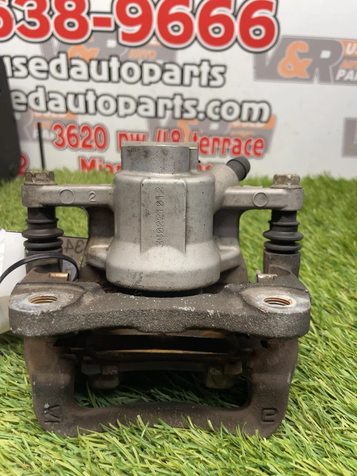 ✅ Pinza trasera izquierda Toyota Sienna 2014 OEM Foto 2 de 4