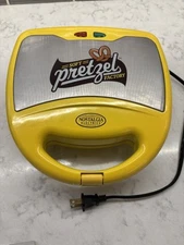 Nostalgia Electrics 2 in 1 Soft Pretzel and Nugget Maker Snack Foods EUC