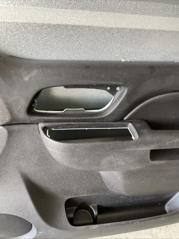 10-13 Chevy Tahoe Yukon Suburban Denali Passenger Front Door Panel OEM - Image 3 of 4