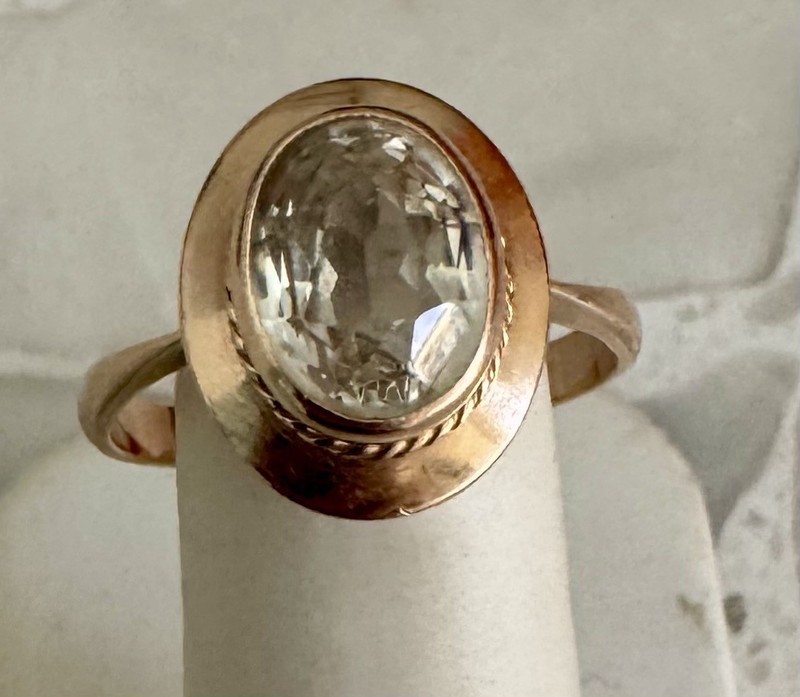 Vintage 14K Gold Ring Oval Topaz Stone Size 8.5 4.5g Bezel Set