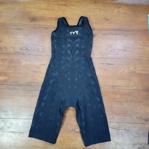 TYR Venzo Women's Open Back Tech Suit Size 28 Kneeskin Swimsuit